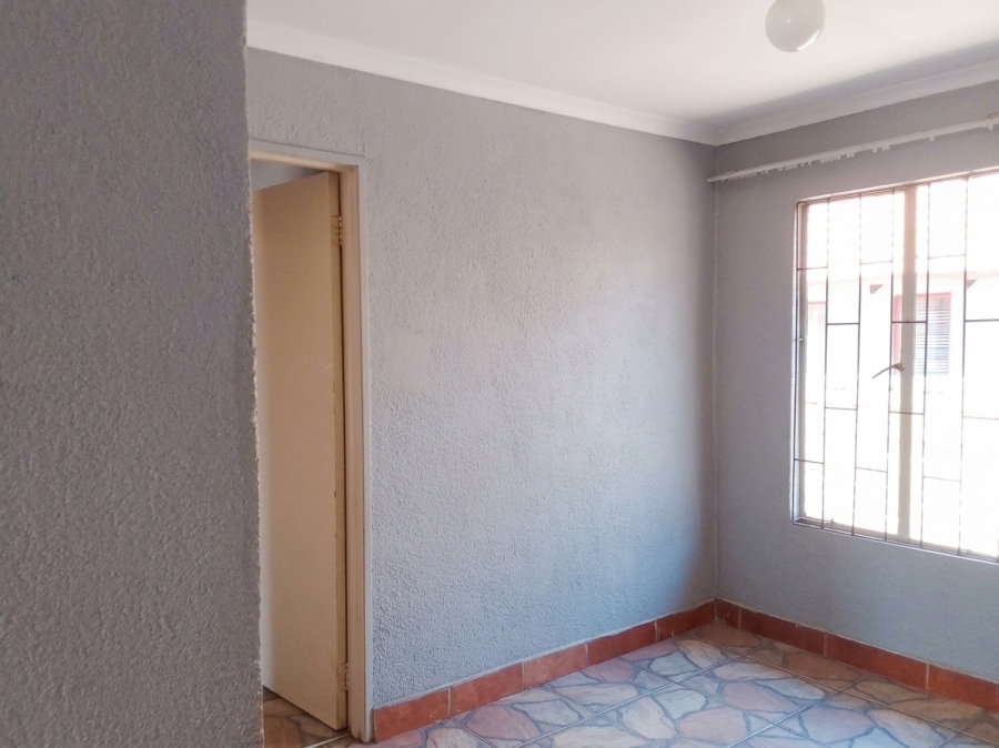 To Let 4 Bedroom Property for Rent in Geelhoutpark North West